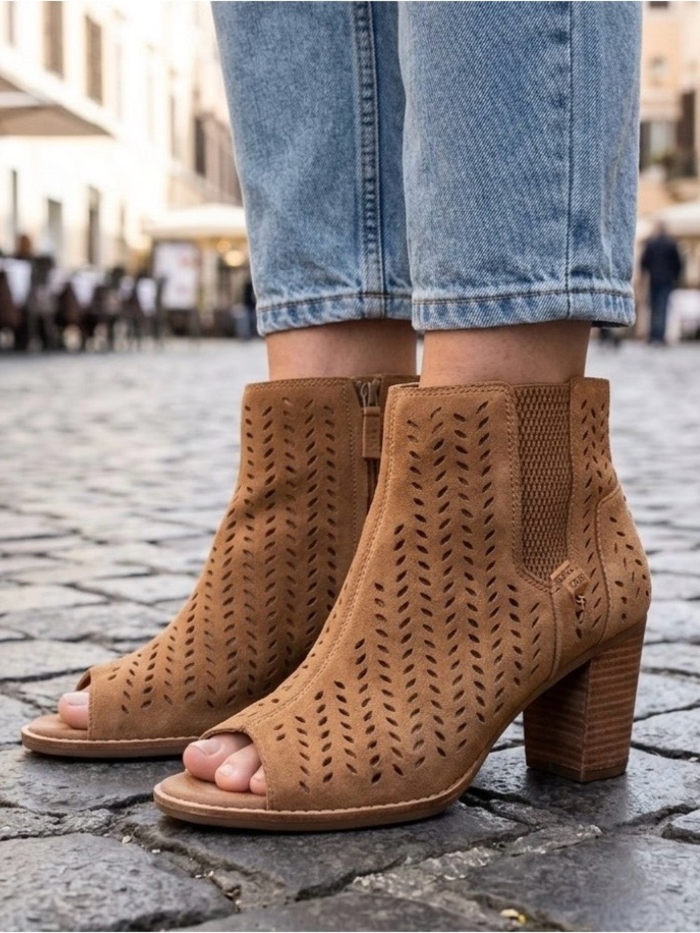TOMS Toffee Suede Perforated Leaf
Majorca Booties Sz 7 with Orig Box Like New